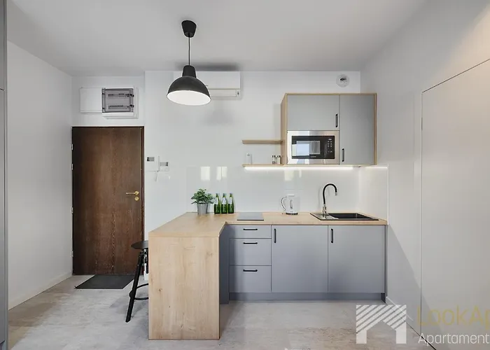 Polonia Ii By Lookap Klimatyzacja * وودج